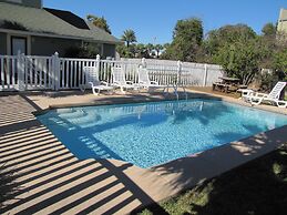 Windancer Cottages by Crystal Waters