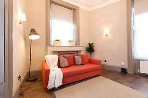 Emperors Gate Residence by Allô Housing