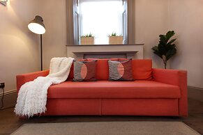 Emperors Gate Residence by Allô Housing