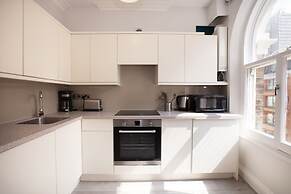 Emperors Gate Residence by Allô Housing