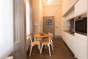 Emperors Gate Residence by Allô Housing