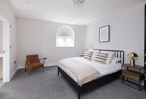 Emperors Gate Residence by Allô Housing