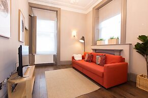 Emperors Gate Residence by Allô Housing