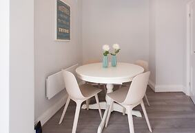 Emperors Gate Residence by Allô Housing