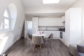 Emperors Gate Residence by Allô Housing