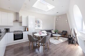 Emperors Gate Residence by Allô Housing