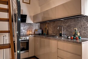 Louren Apartments