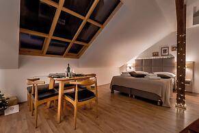 Louren Apartments