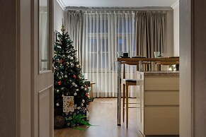 Louren Apartments