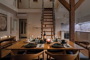 Louren Apartments