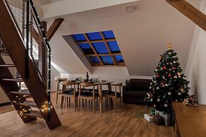 Louren Apartments