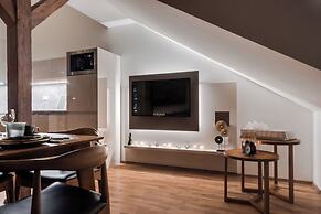 Louren Apartments