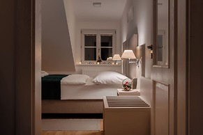Louren Apartments