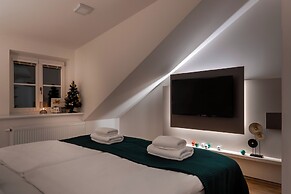 Louren Apartments