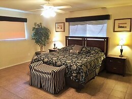 5 O'Clock Somewhere! WWH302 Apartment 2 New