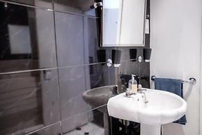 Eson2 - The Abbey Road Gem Apartment