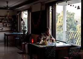 Madpackers Delhi - Hostel