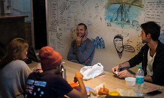 Madpackers Delhi - Hostel