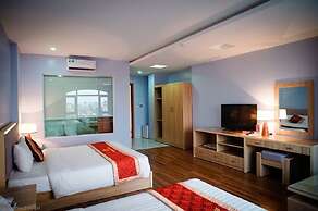 Phoenix 3 International Hotel