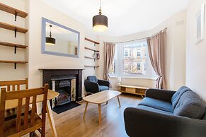 Simon Apartment - London Launchpad