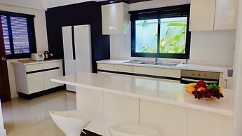 3 Bedroom Private Pool Villa Flora