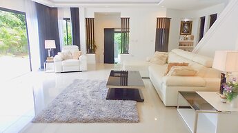 3 Bedroom Private Pool Villa Flora