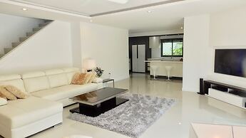 3 Bedroom Private Pool Villa Flora