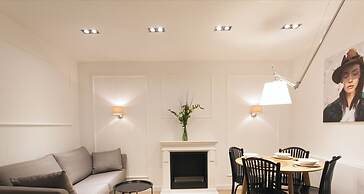 Luxury Mint Apartments Main Square