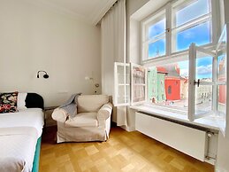 Luxury Mint Apartments Main Square