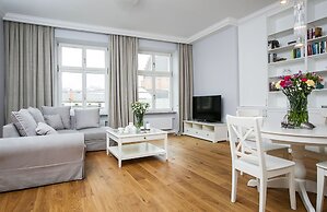 Luxury Mint Apartments Main Square