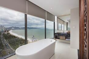 Comodo Nha Trang Hotel