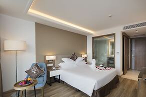 Comodo Nha Trang Hotel