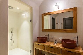 Villa Dusk and Dawn in Fira