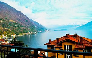 Silver Lake Residence