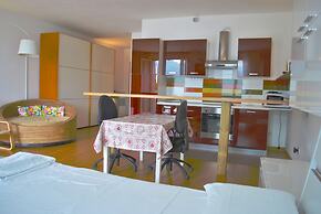 Silver Lake Residence