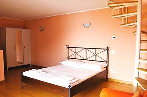 Silver Lake Residence