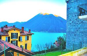 Silver Lake Residence