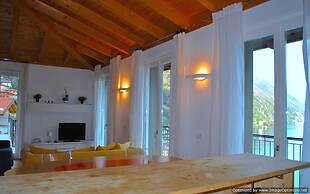 Silver Lake Residence