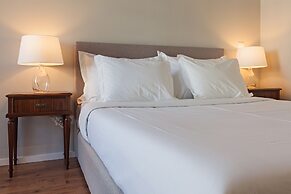 B The Guest Downtown