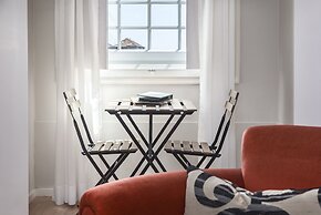 B The Guest Downtown