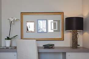 B The Guest Downtown