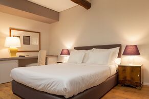 B The Guest Downtown