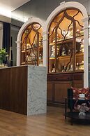 B The Guest Downtown