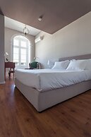 B The Guest Downtown