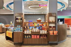 Tru by Hilton Harbison Columbia