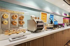 Tru by Hilton Harbison Columbia