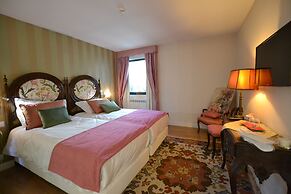 Solar Sampaio E Melo