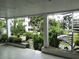 White House Mountian Beach Resort