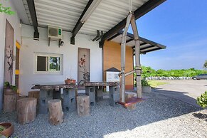 512 Huts Homestay