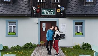 Buntes Haus Seiffen - Hotel Erbgericht